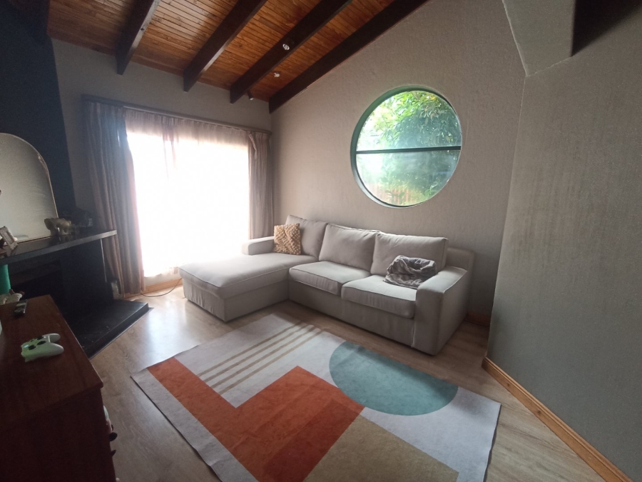 To Let 3 Bedroom Property for Rent in Kannoniers Park North West